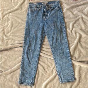 Levis 26 Wedgie style Straight Leg